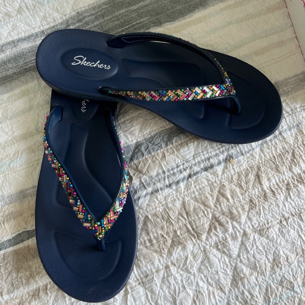 Sketchers Navy Flip Flops! SIZE 7 NWOT